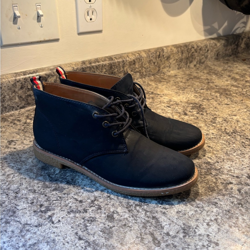 Blue Lace Up Boots with Suede Upper and Contrast Sole